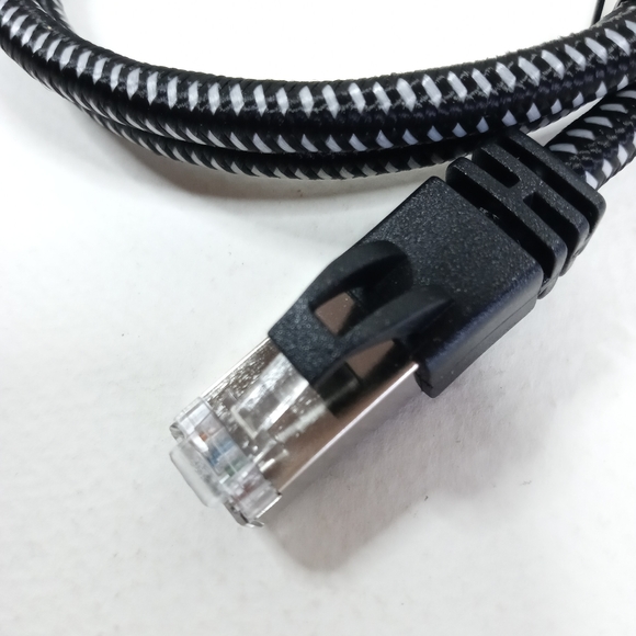 Amazon Basics Cat 7 Braided High-Speed Gigabit Ethernet Patch Internet Cable 3ft - Picture 4 of 5